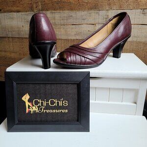 STRICTLY COMFORT PEEPTOE HEELS